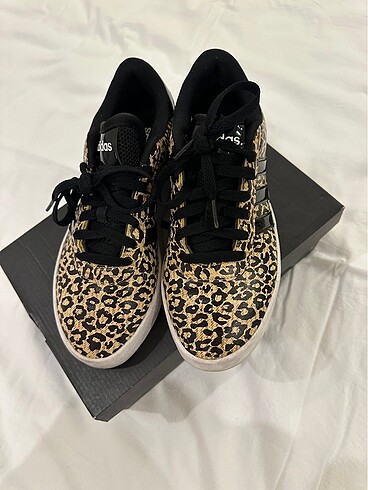 38,5 Beden Adidas leopar ayakkabı