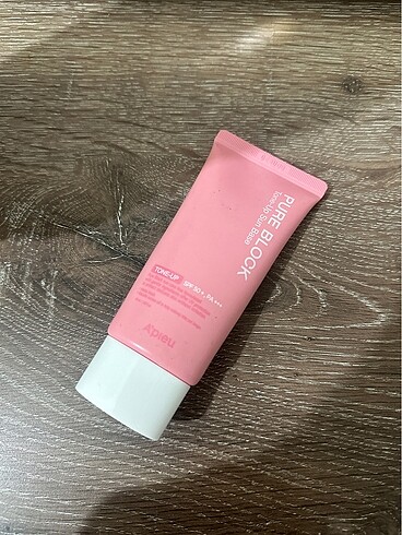 Missha gunes kremi
