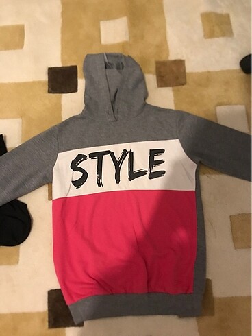 Sweatshirt