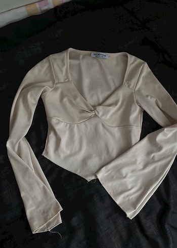 Bershka Bej V Yakalı Uzun Kollu Keten Bluz