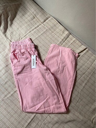 Pembe pantolon