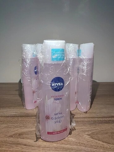 Nivea Nivea Yatıştırıcı Tonik Saf Su Badem Yağı Kuru Ciltler