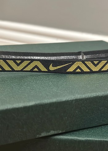 Nike Altın Detaylı Kadın Saç Bandı - Görsel 3