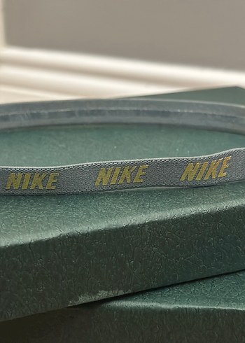 Nike Altın Detaylı Kadın Saç Bandı - Görsel 2