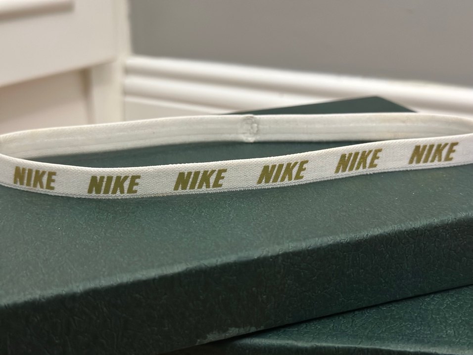 Nike Altın Detaylı Kadın Saç Bandı - Görsel 4
