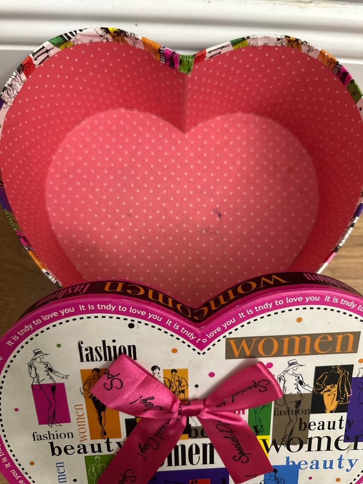 Renkli Kalp Şeklinde Hediye Kutusu - Görsel 4