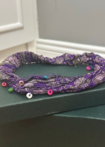 Boncuklu Mor Örgü Saç Bandı - Görsel 3