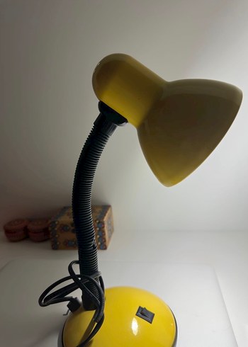 Sarı Masa Lambası - Görsel 3