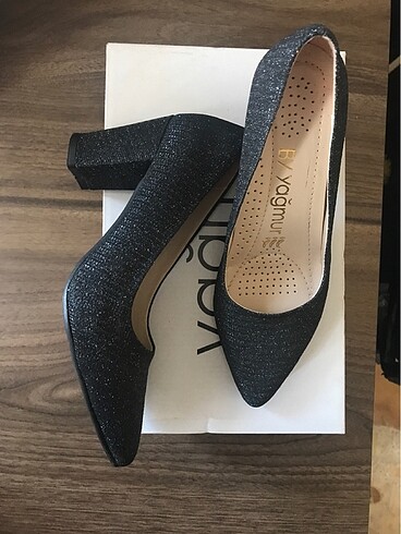37 Beden Taşlı stiletto