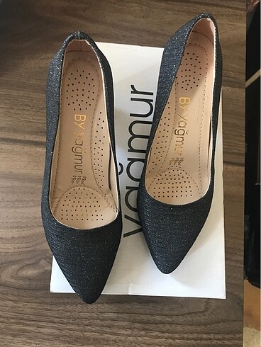 Taşlı stiletto