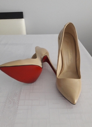 kirmizi taban nude stiletto