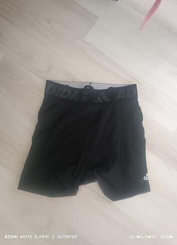 s Beden Orjinal Adidas tayt şort