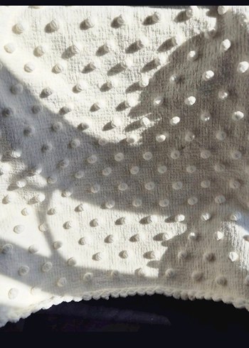 Düğmeli ponponlu Beyaz bebek Hırkası ve battaniye - Görsel 5