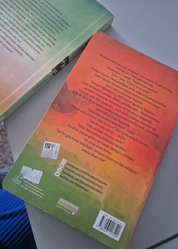 Hikmet Anıl Öztekin Kitapları: Fesleğen ve Elif Gibi Sevmek - Görsel 5