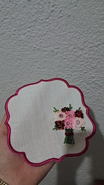Pembe sunum pecetesi
