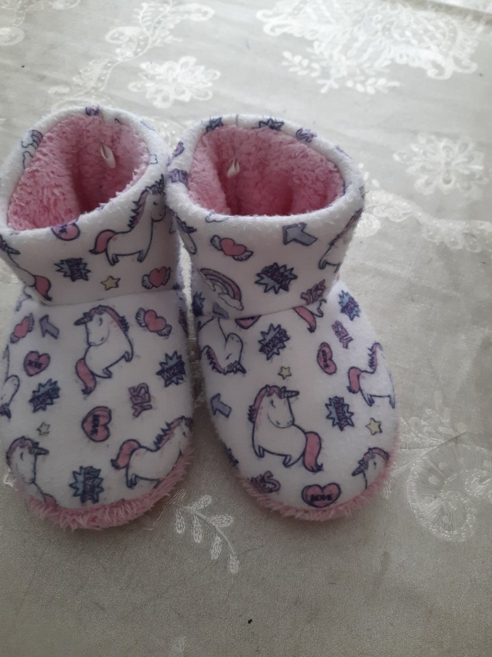 Pembe Nakışlı Kız Çocuk Ev Terliği - Görsel 2