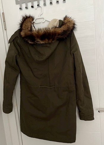 Asker yeşili kapüşonlu parka - Görsel 2