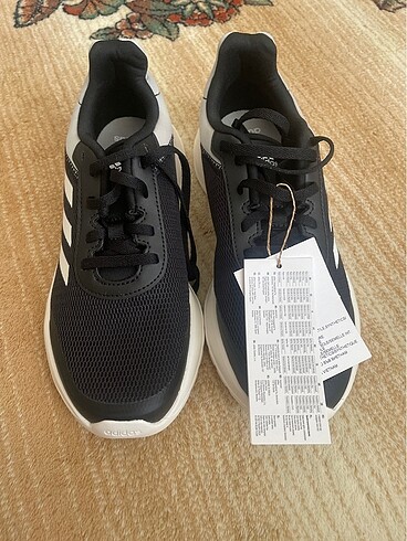 Adidas hiç giyilmedi orijinal