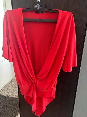 Bershka v dekolte bluz body hiç giyilmedi