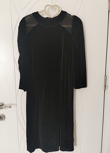 Chima marka yaka tül detaylı kadife elbise 