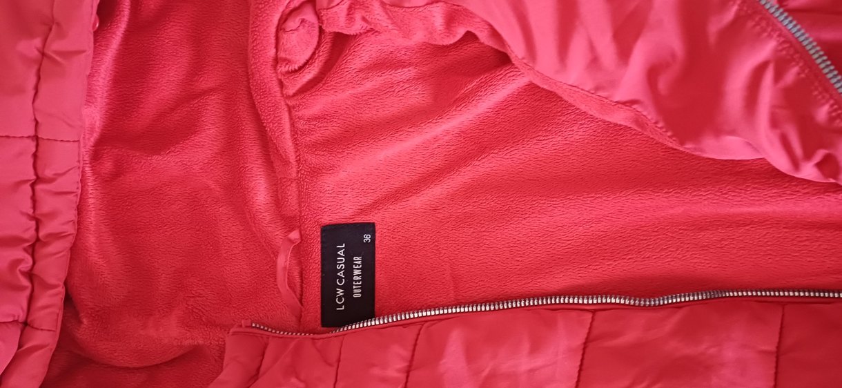 Kırmızı Kapüşonlu Kadın Kışlık Mont - Görsel 3