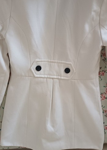 Bershka Beyaz Düğmeli Kadın Kaban - Görsel 3