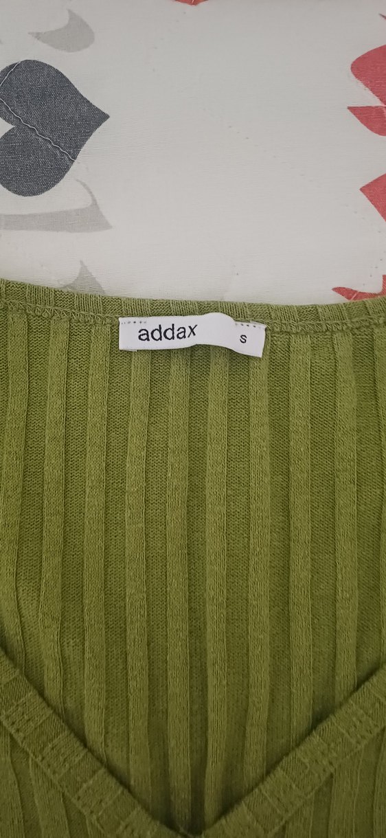 Yeşil Kalp Yakalı Fitilli Kadın Hafif Crop Bluz - Görsel 3