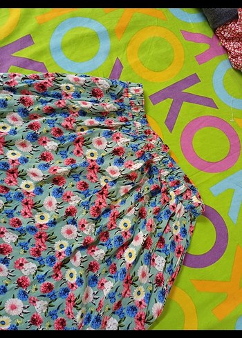 Çiçek Desenli Etek - Görsel 2