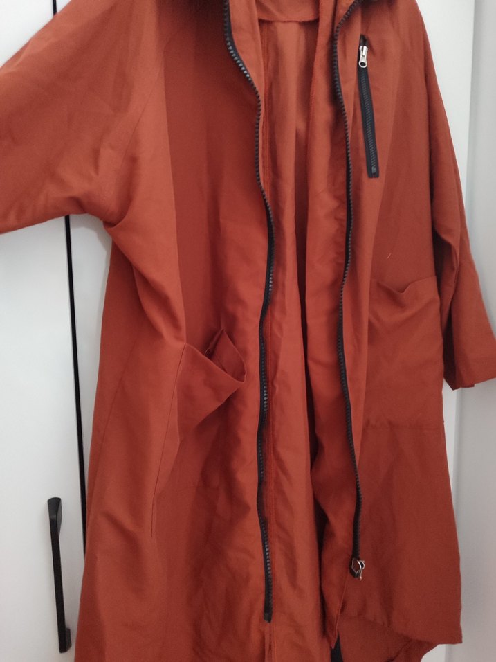 Kadın Kiremit rengi Uzun Fermuarlı Yağmurluk - Görsel 4