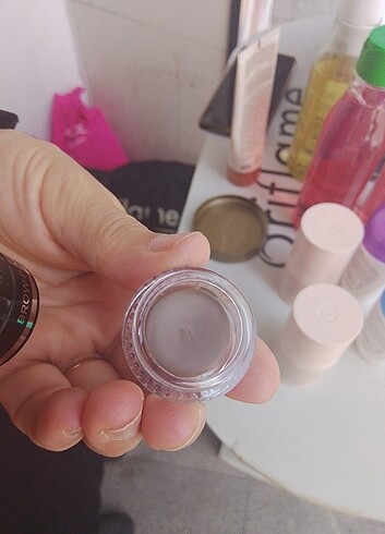 Oriflame Kaş pamadı 