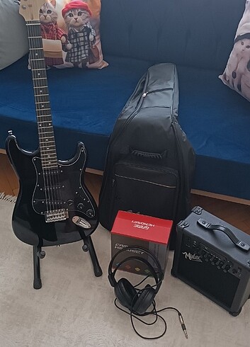 Elektro gitar ve amfi temiz 