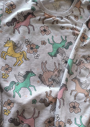 8 Yaş Beden Unicorn Desenli Kız Çocuk Pijama Takımı