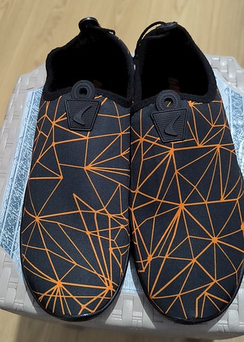 Turuncu Desenli Erkek Su Ayakkabısı - Görsel 2