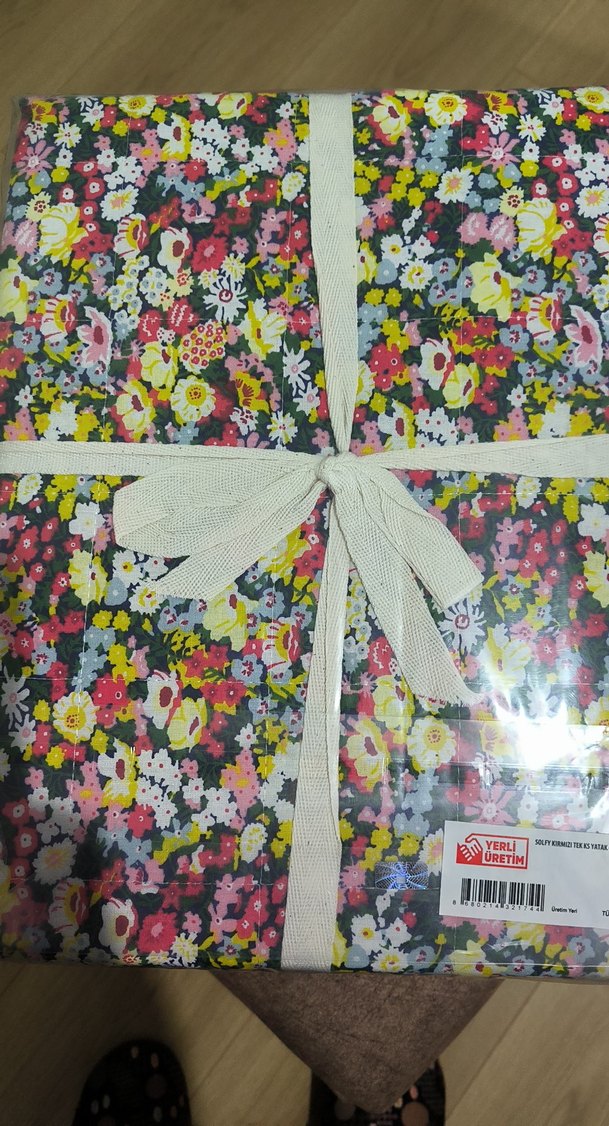 Çiçek Desenli Çok Renkli Yatak Örtülu pike yastık kilifli - Görsel 4