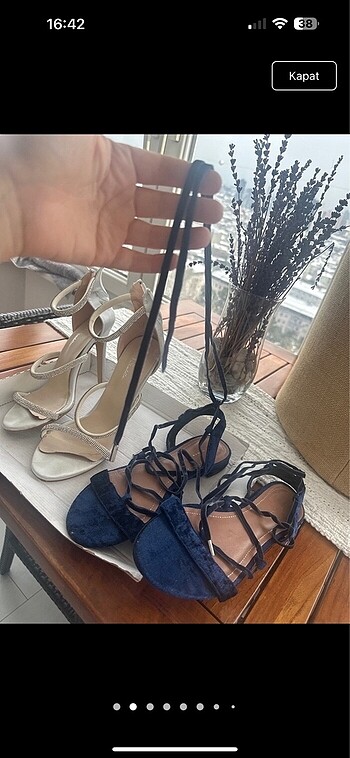 Şık topuklu Zara sandaletle birlikte satılıyor