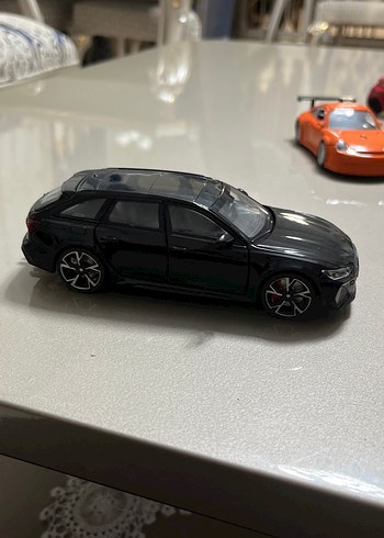 Beden Renk Koyu Siyah Audi RS6 Oyuncak Araba