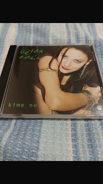 ÖZLEM TEKİN İMZALI KİME NE CD