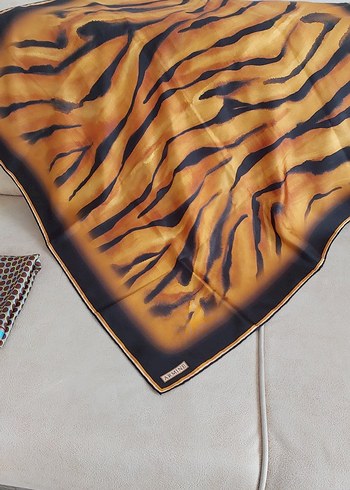 Armine ve aker %100 twill ipek eşarp - Görsel 5