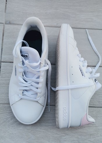 36 Beden Kadın Beyaz Adidas Bağcıklı Sneaker