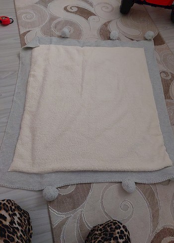 Gri Nakışlı Çocuk Battaniyesi - Görsel 3