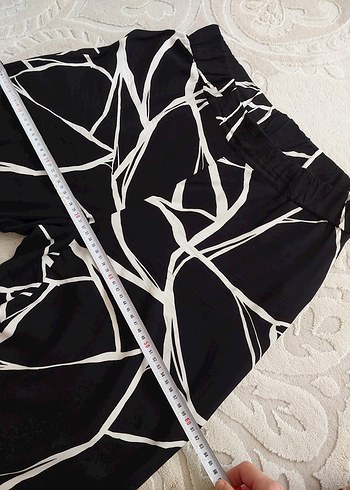 Siyah Beyaz Zebra Desenli Kadın Bol Pantolon - Görsel 5