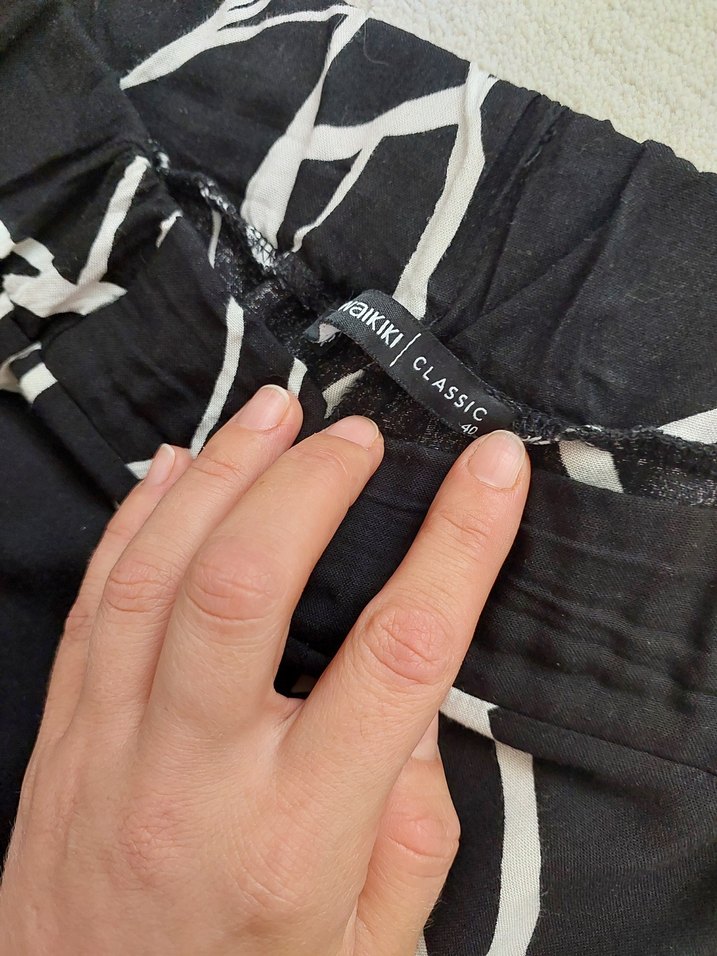 Siyah Beyaz Zebra Desenli Kadın Bol Pantolon - Görsel 2