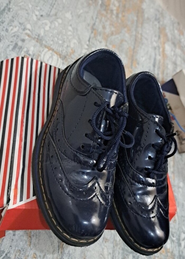 Lacivert ayakkabı - Görsel 2