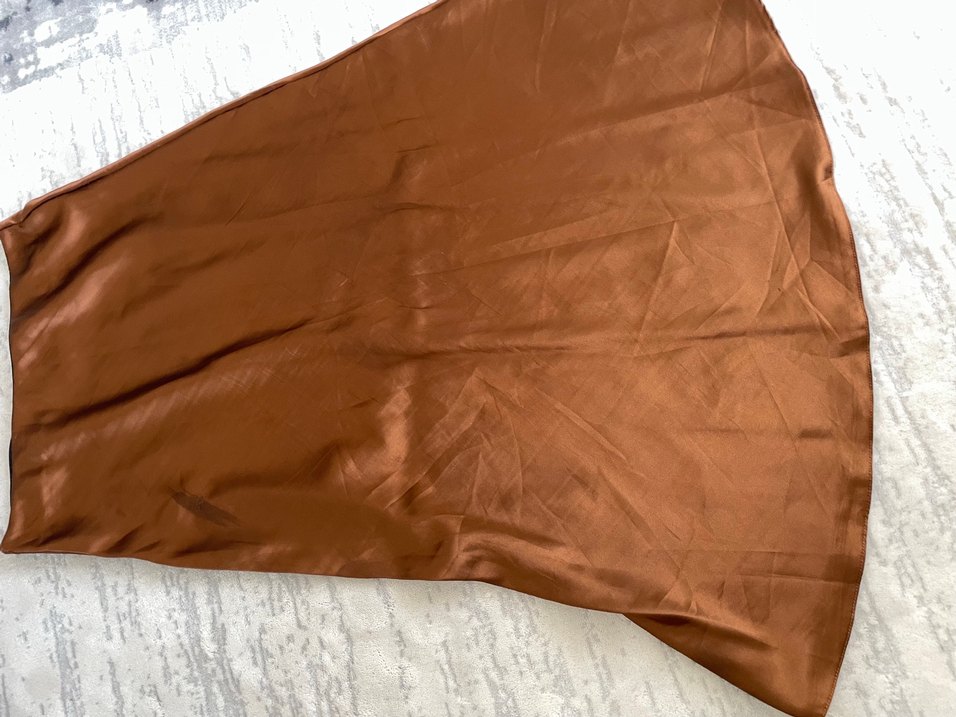 Drapeli Parlak Kahverengi Midi Etek - Görsel 2