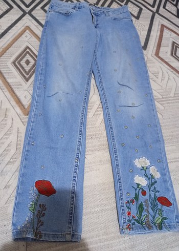 Nakışlı Düğmeli Mavi Kadın Kot Pantolon