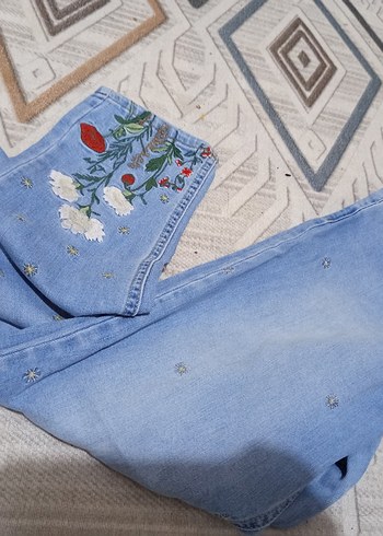 LC Waikiki Nakışlı Düğmeli Mavi Kadın Kot Pantolon