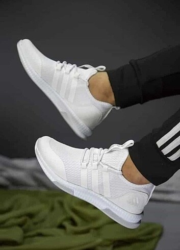 İthal Nike beyaz 40 ve 44 kadar 