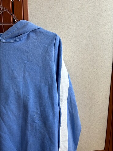 Zara Mavi beyazbloklu sweat