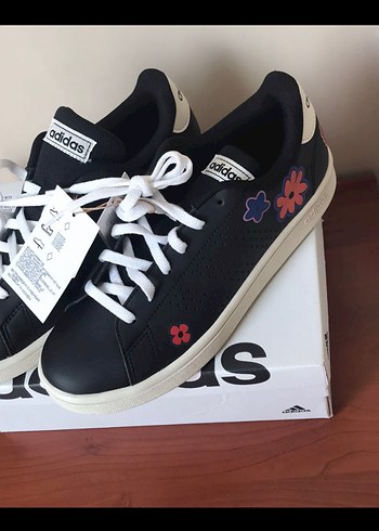 Adidas Siyah Çiçek Baskılı Spor Ayakkabı