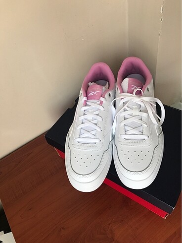 Reebok Reebok court advantage bold